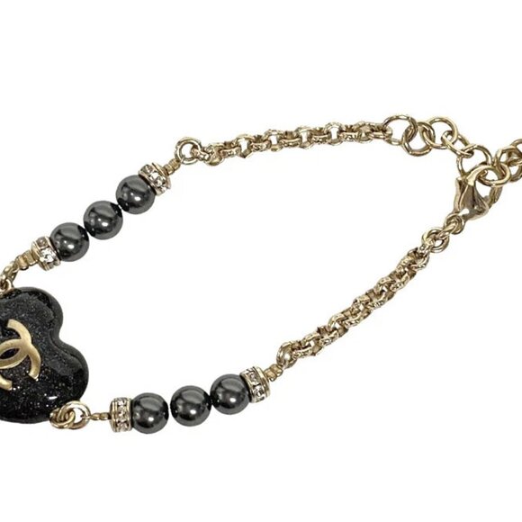 CHANEL CC Logo Rhinestone Black Heart Bracelet 8.2" Gold Tone Auth w/Box D-2300 - Picture 1 of 8